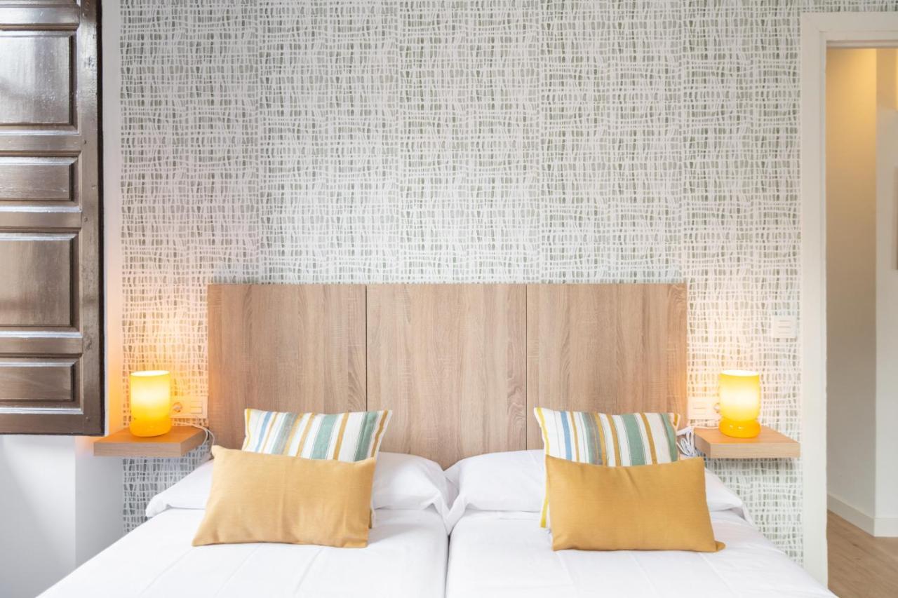 Apartamentos Luna Suites Palacio Dorita Granada Ngoại thất bức ảnh